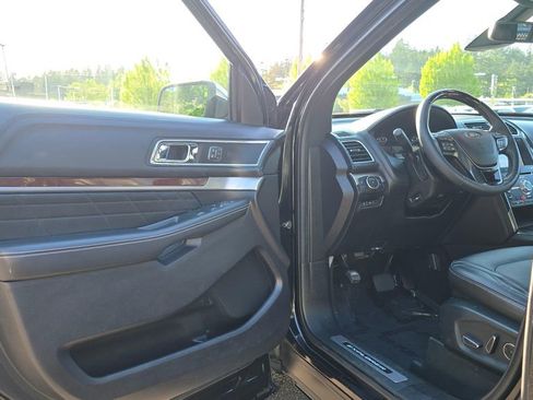 Used 2018 Ford Explorer Platinum AWD/4WD image 20