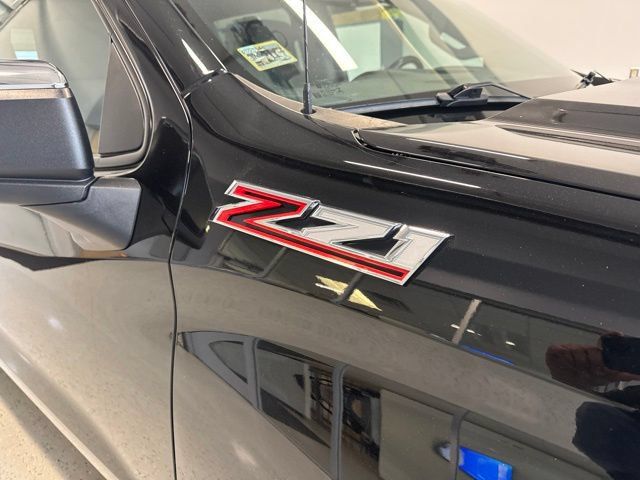 Used 2019 Chevrolet Silverado 1500 LT w/ All-Star Edition AWD/4WD image 2