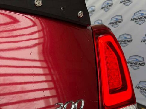 Used 2014 Chrysler 300 w/ Driver Convenience Group image 39