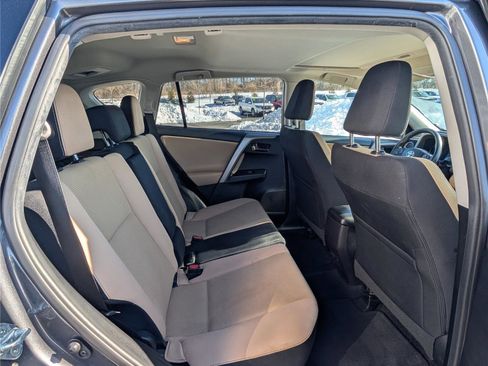 Used 2018 Toyota RAV4 XLE image 9