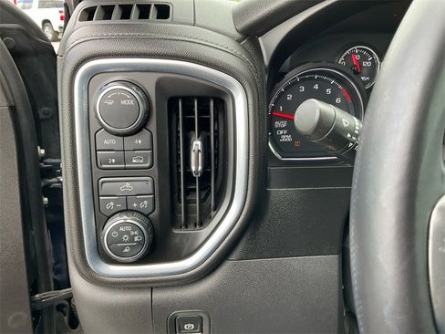 Used 2020 Chevrolet Silverado 1500 LT w/ All-Star Edition image 18