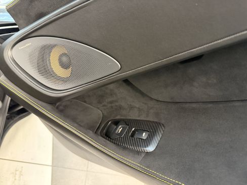 Used 2019 McLaren 570S image 25