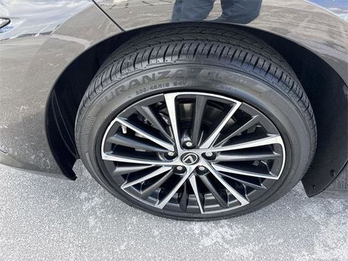 Certified 2024 Lexus ES 350 w/ Premium Package image 10