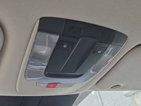Certified 2025 Kia Sorento S FWD image 33