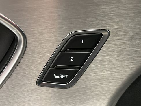 Used 2025 Acura RDX SH-AWD w/ Technology Package image 11