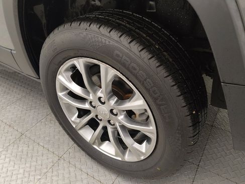 Used 2020 Jeep Cherokee Latitude Plus image 31