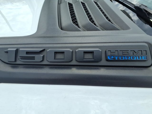 Used 2023 RAM 1500 Laramie AWD/4WD image 13