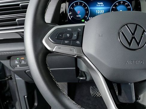 Certified 2025 Volkswagen Atlas Cross Sport SE image 10