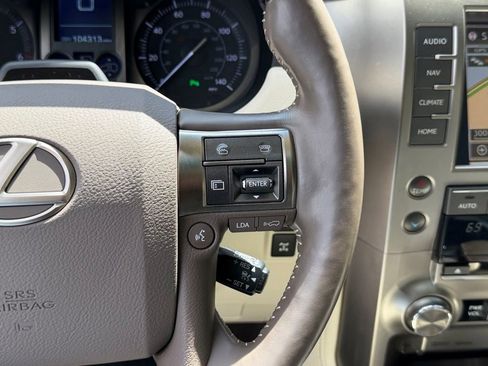 Used 2018 Lexus GX 460 Luxury AWD/4WD image 16