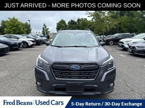 Used 2023 Subaru Forester Premium AWD/4WD image 2