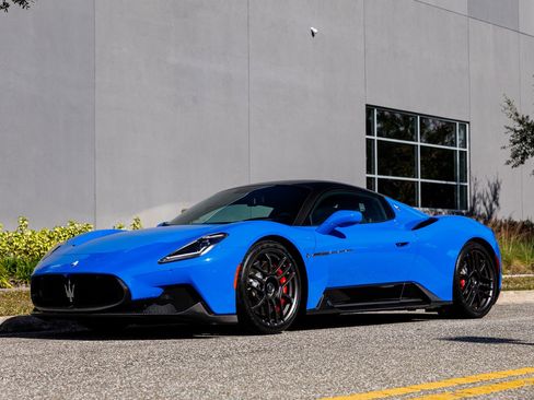 Used 2022 Maserati MC20 Coupe image 13