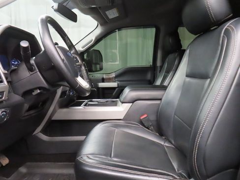 Used 2019 Ford F350 Lariat image 9