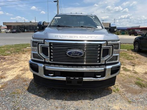 Used 2021 Ford F350 Lariat w/ Lariat Ultimate Package AWD/4WD image 2