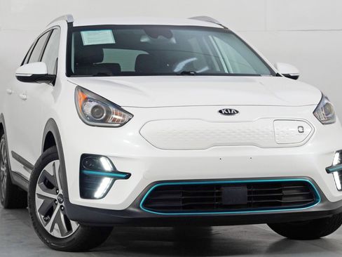 Used 2019 Kia Niro EX image 2
