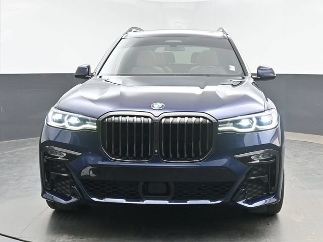 Used 2021 BMW X7 xDrive40i w/ M Sport Package AWD/4WD image 3