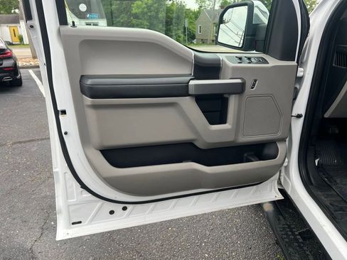 Used 2017 Ford F150 XLT AWD/4WD image 12