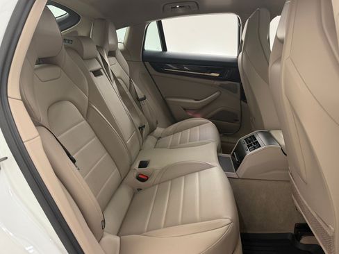 Certified 2024 Porsche Panamera image 31