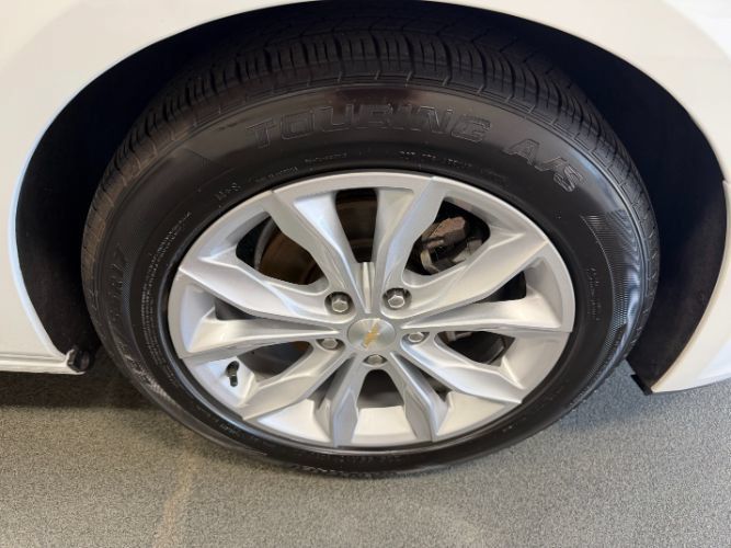 Used 2024 Chevrolet Malibu LT FWD image 7
