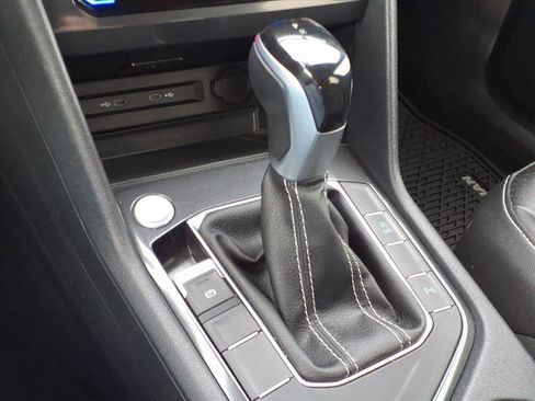 Used 2024 Volkswagen Tiguan SE R-Line image 22