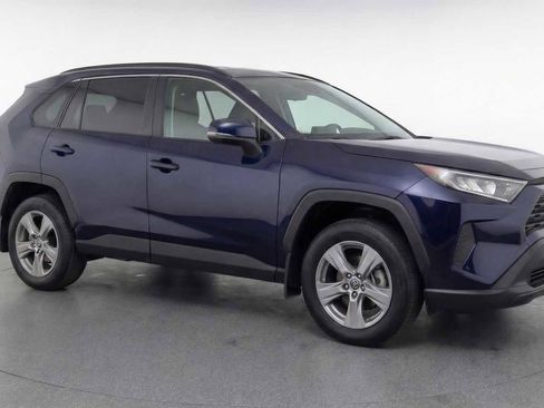 Used 2025 Toyota RAV4 XLE image 3