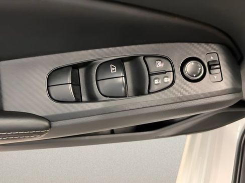 Used 2025 Nissan Altima 2.5 SV FWD image 10