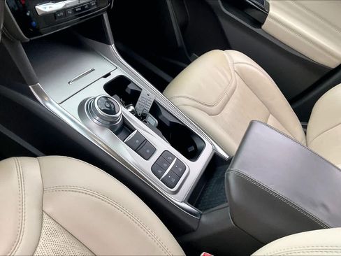 Used 2021 Ford Explorer Platinum w/ Premium Technology Package RWD image 16