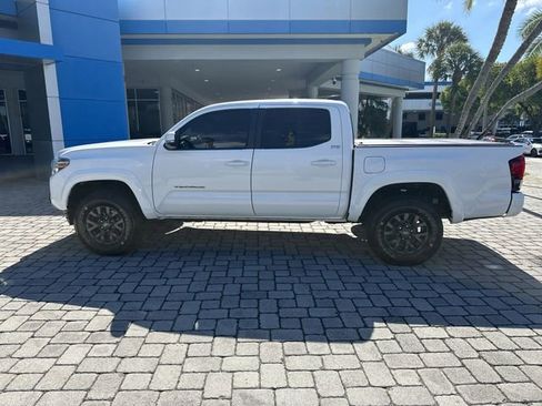 Used 2022 Toyota Tacoma SR5 w/ Technology Package RWD image 18