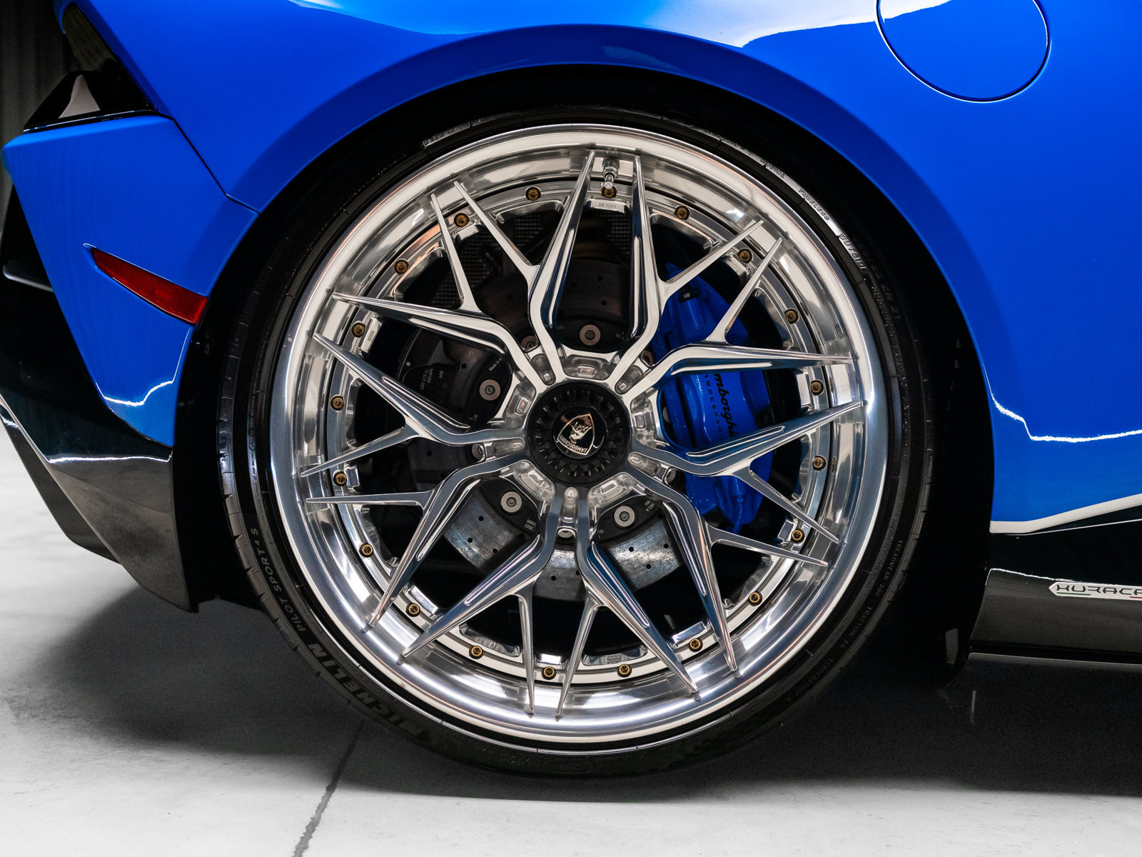 Used 2024 Lamborghini Huracan EVO AWD/4WD image 31