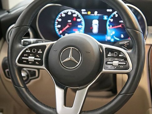 Used 2022 Mercedes-Benz GLC 300 4MATIC image 26