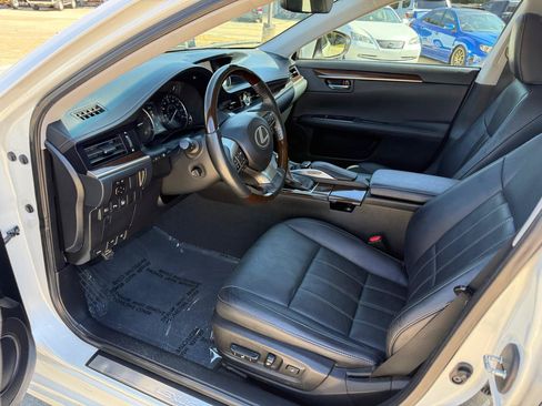 Used 2017 Lexus ES 350 w/ Luxury Package FWD image 12