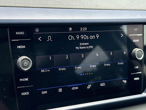 Used 2023 Volkswagen Taos SE w/ Panoramic Sunroof Package FWD image 24
