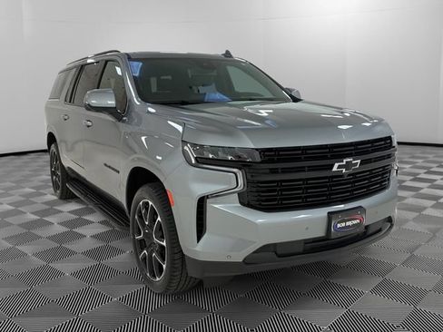 Used 2024 Chevrolet Suburban RST w/ Luxury Package AWD/4WD image 7