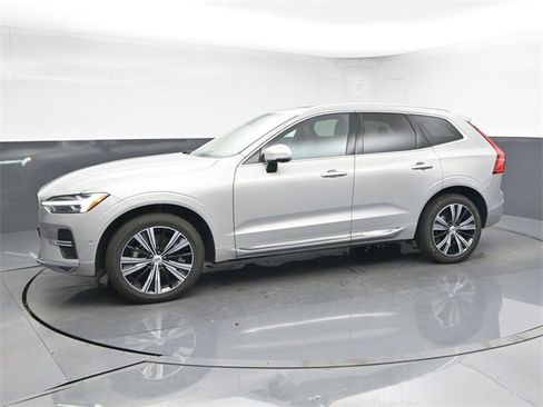Used 2022 Volvo XC60 B5 Inscription w/ Advanced Package image 4