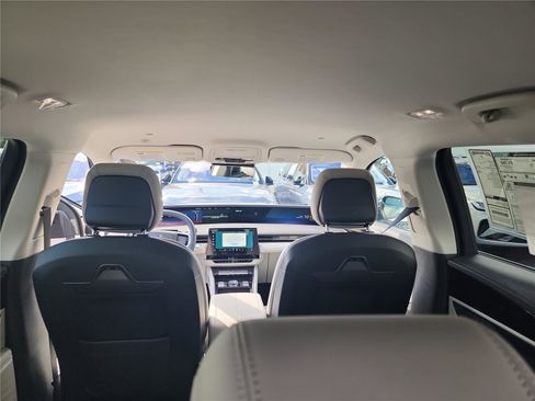 New 2026 Lincoln Nautilus Premier image 18