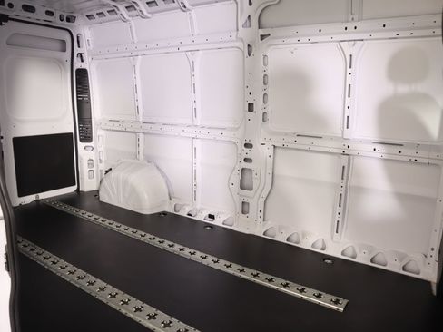 Used 2025 RAM ProMaster 2500 w/ Convenience Group image 12