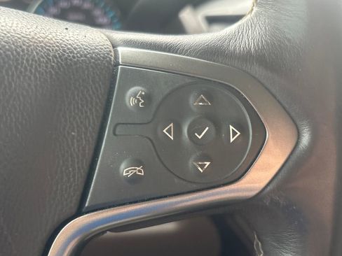 Used 2019 Chevrolet Suburban LT w/ Luxury Package image 20