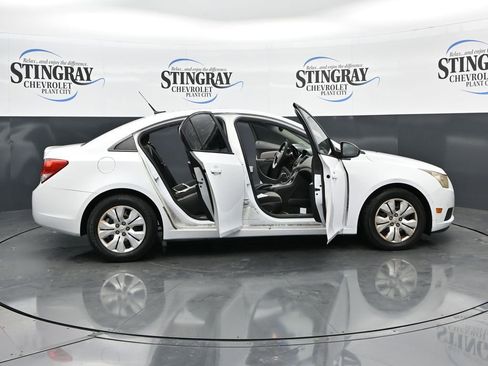 Used 2014 Chevrolet Cruze LS FWD image 36