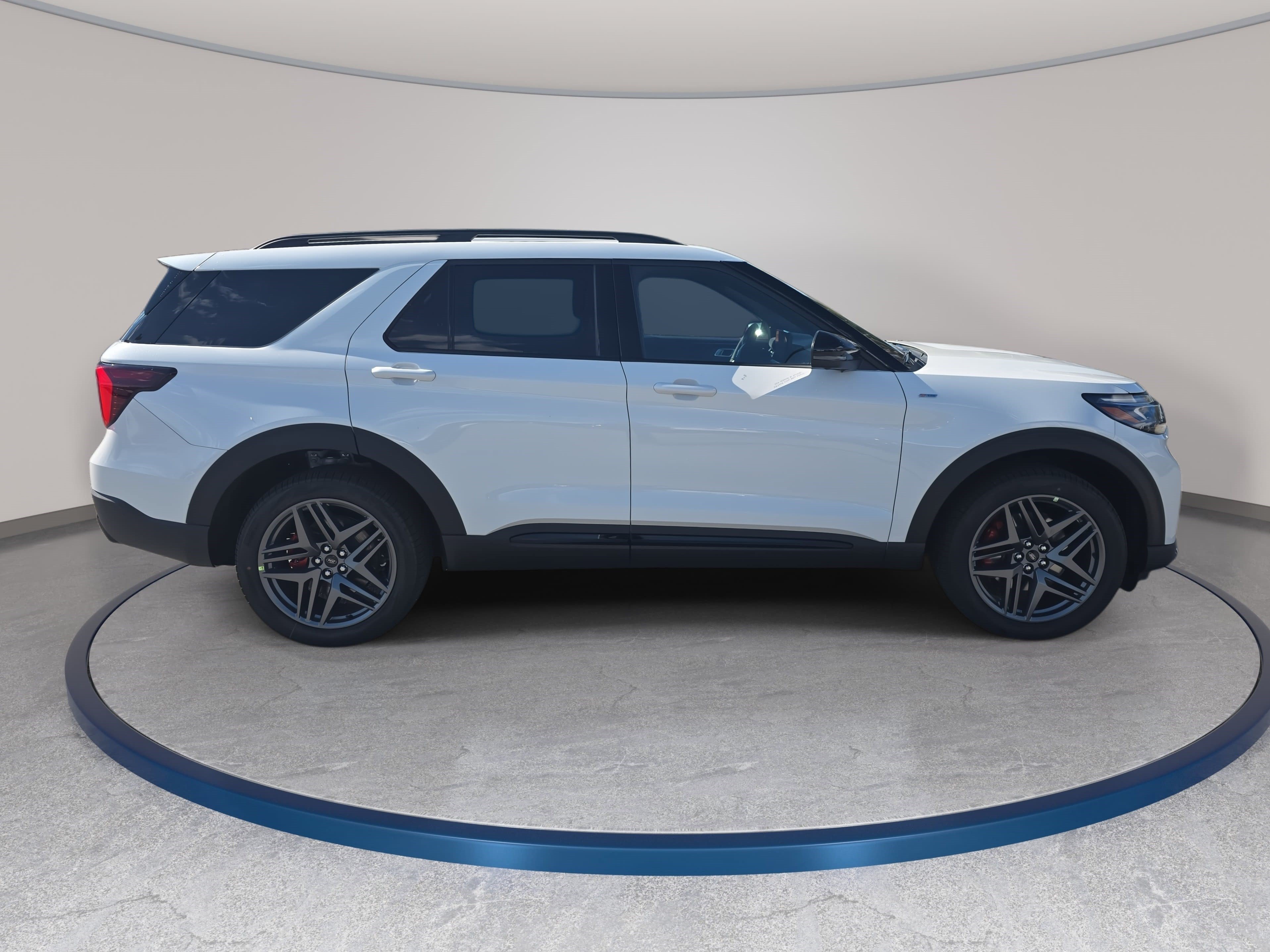 New 2026 Ford Explorer ST-Line w/ ST-Line Street Pack AWD/4WD image 4