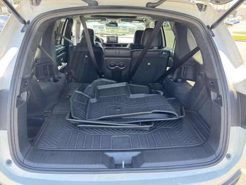 Certified 2025 Honda Pilot Black Edition image 21