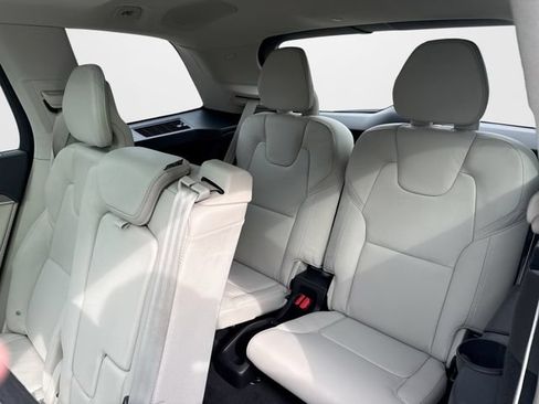 Certified 2025 Volvo XC90 T8 Ultra w/ Protection Package Premier AWD/4WD image 29