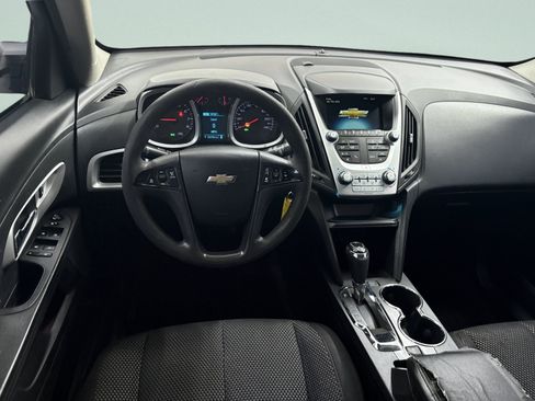 Used 2017 Chevrolet Equinox LS FWD image 9