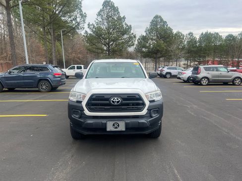Used 2016 Toyota Tacoma SR image 17