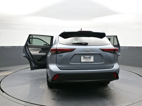 Certified 2024 Toyota Highlander LE image 48