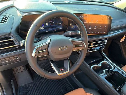 New 2027 Chevrolet Traverse Z71 w/ Driver Confidence Package AWD/4WD image 4