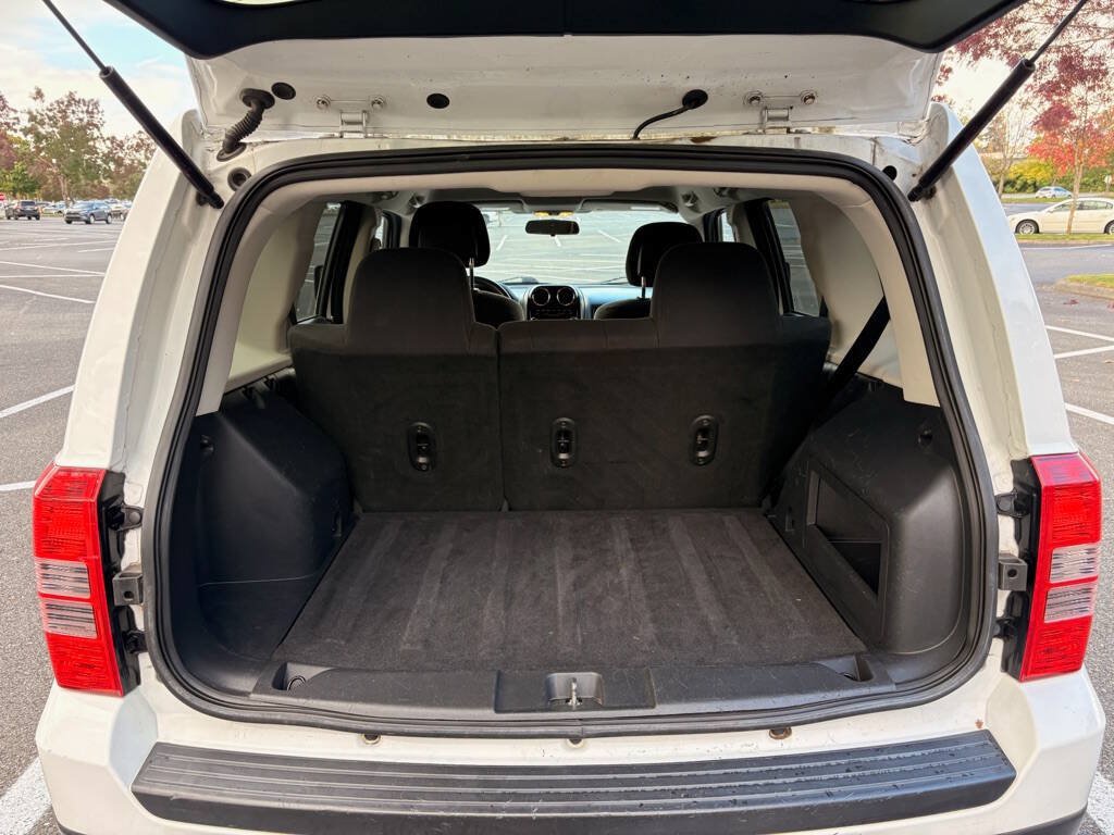 Used 2012 Jeep Patriot Latitude AWD/4WD image 17