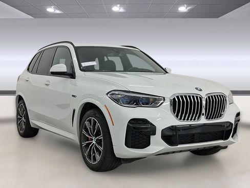 Used 2023 BMW X5 xDrive45e w/ Executive Package image 6