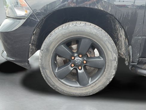 Used 2017 RAM 1500 Express w/ Black Ram 1500 Express Group AWD/4WD image 9