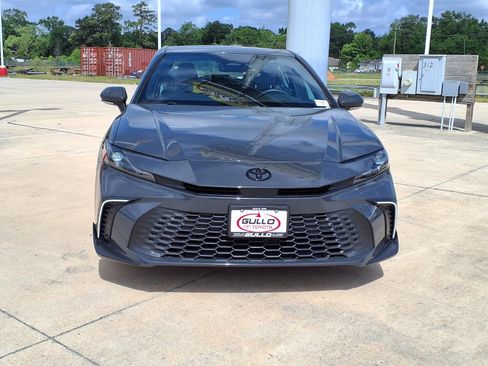 Certified 2025 Toyota Camry SE w/ Convenience Package image 4