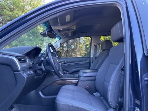 Used 2019 Chevrolet Tahoe LS w/ Enhanced Driver Alert Package AWD/4WD image 5