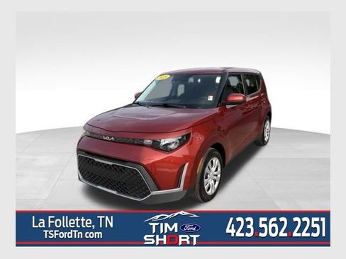 Used 2025 Kia Soul LX FWD image 1